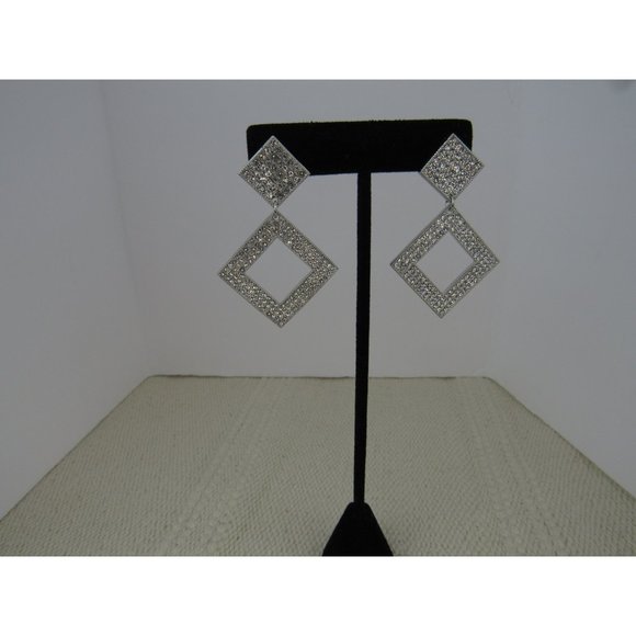 NWOT RHINESTONE  DIAMOND  SHAPE DROP EARRINGS - Picture 1 of 5